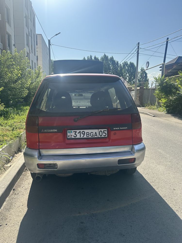 Mitsubishi Space Runner