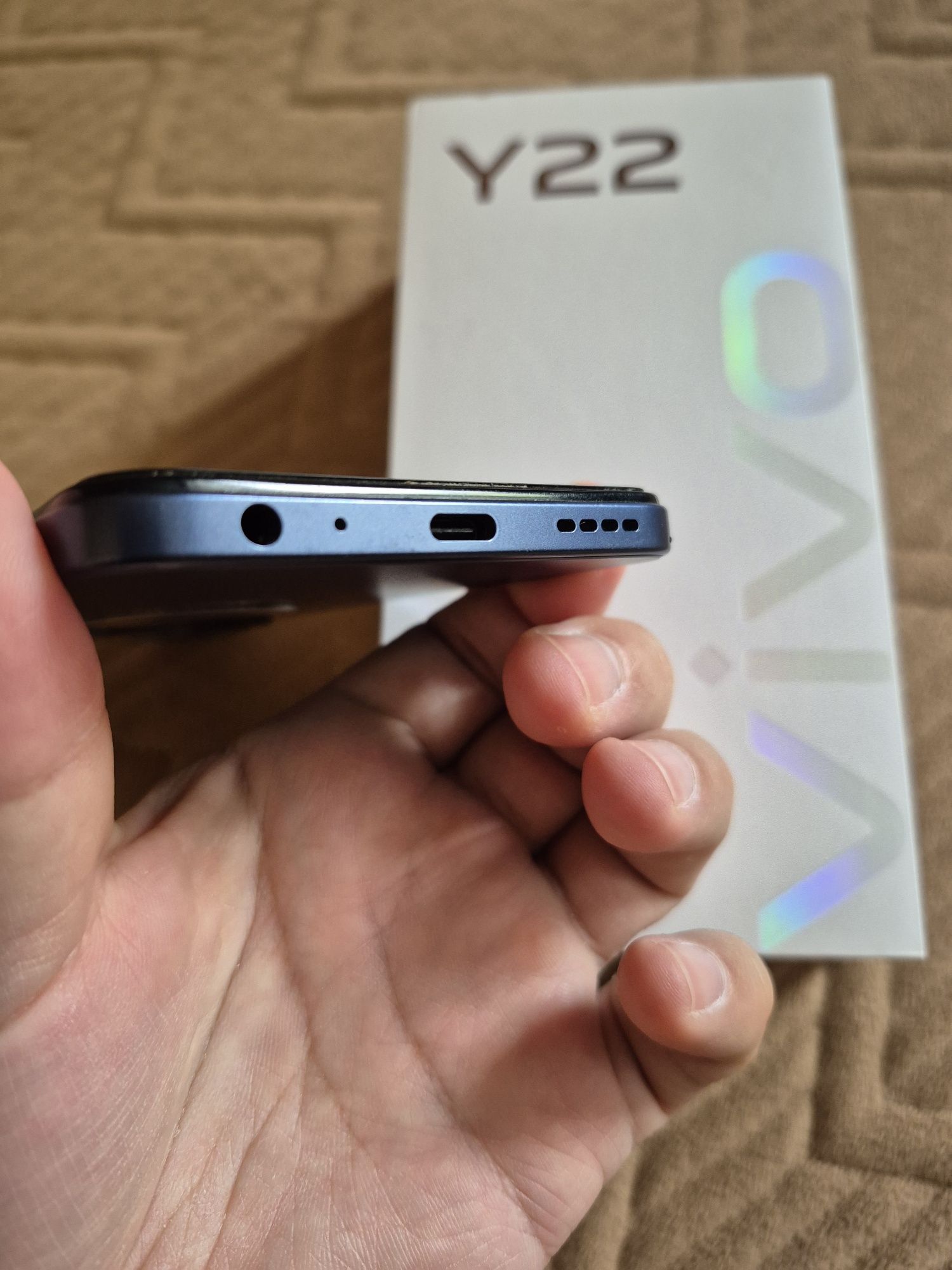 Смартфон vivo y22