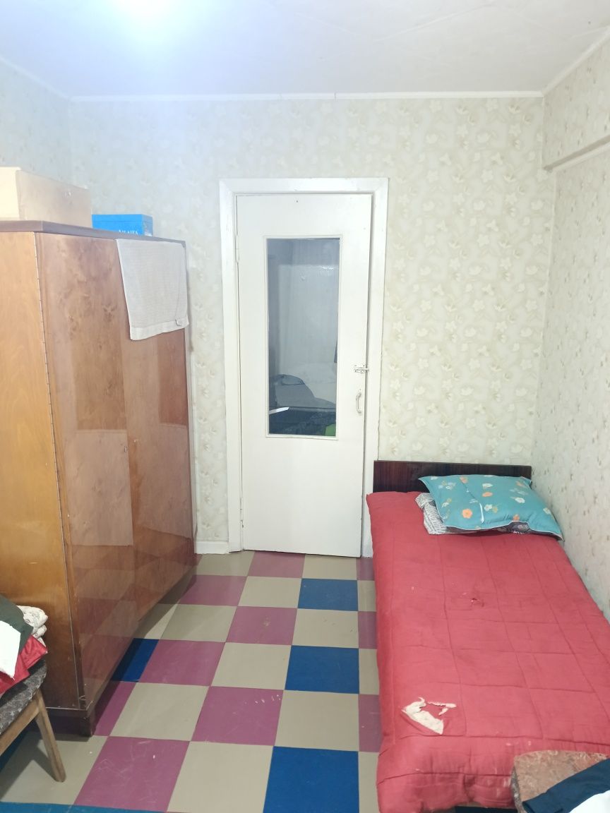 Продам 2 х комн. 1-49,  3 этаж.
