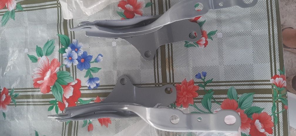 Продам петли капота