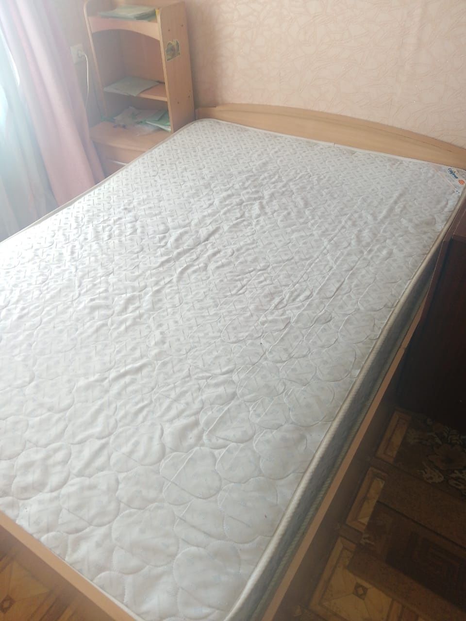 Продам 2х спальную кровать
