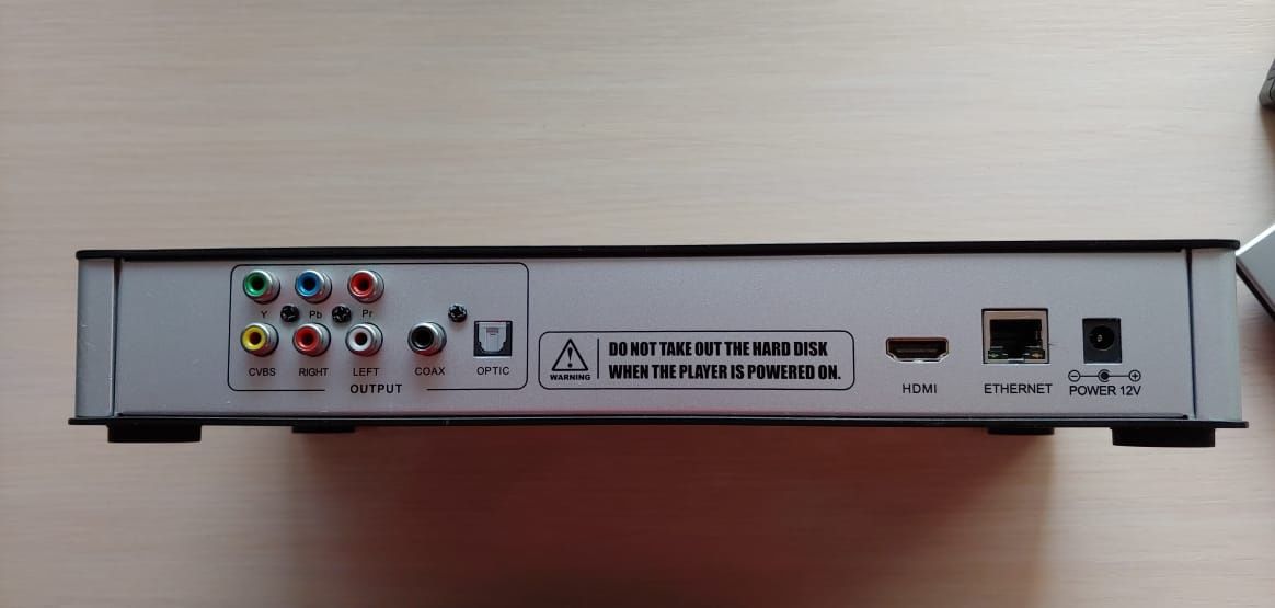 Приставка к телевизору  с пультом HD media player