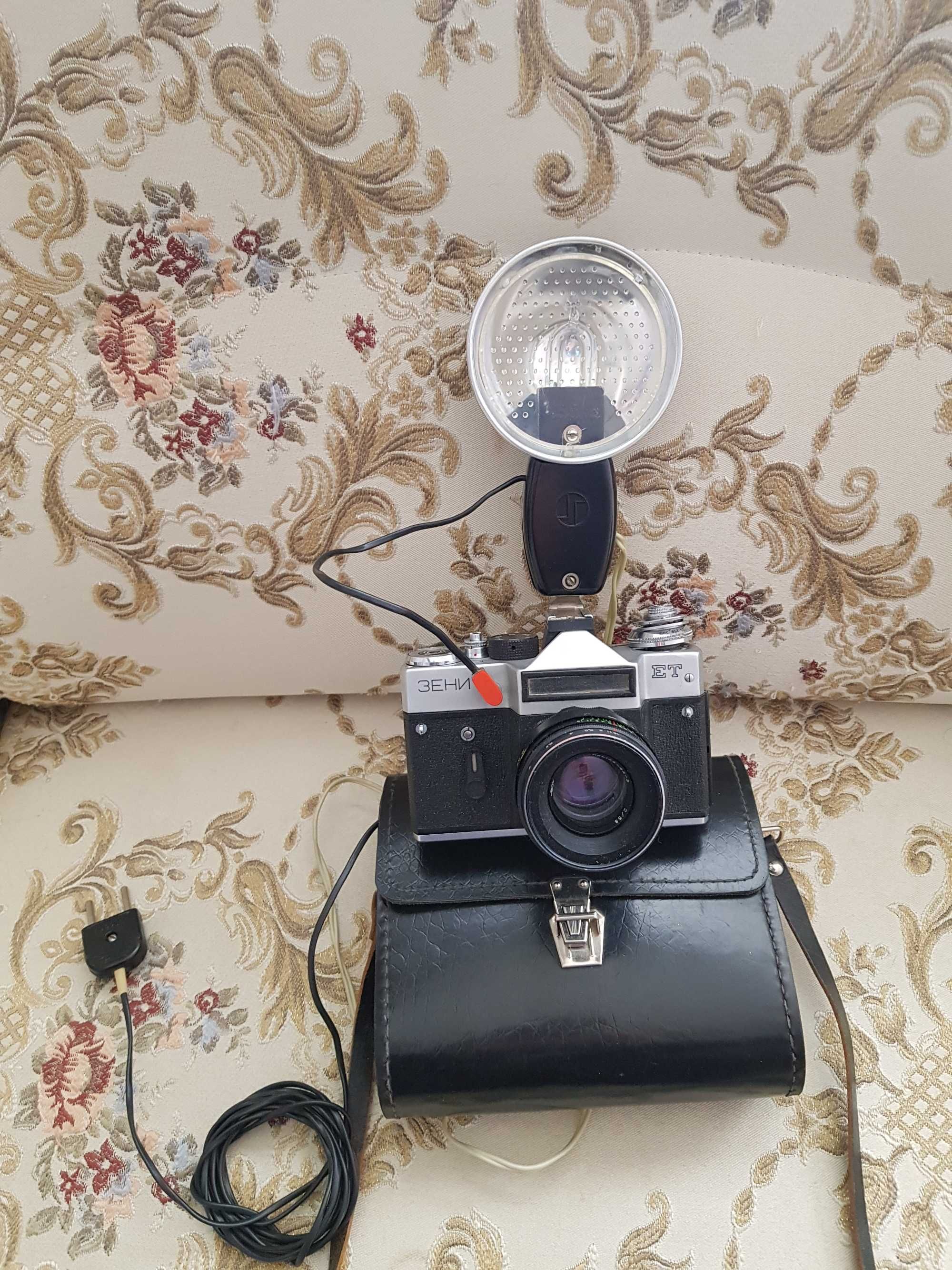 Советская фотовспышка «Чайка»