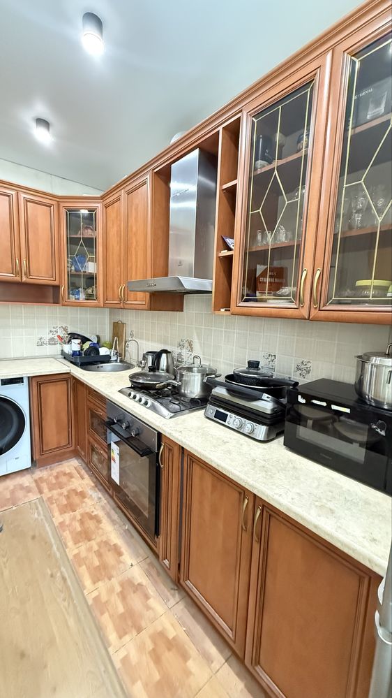Продам угловую кухню