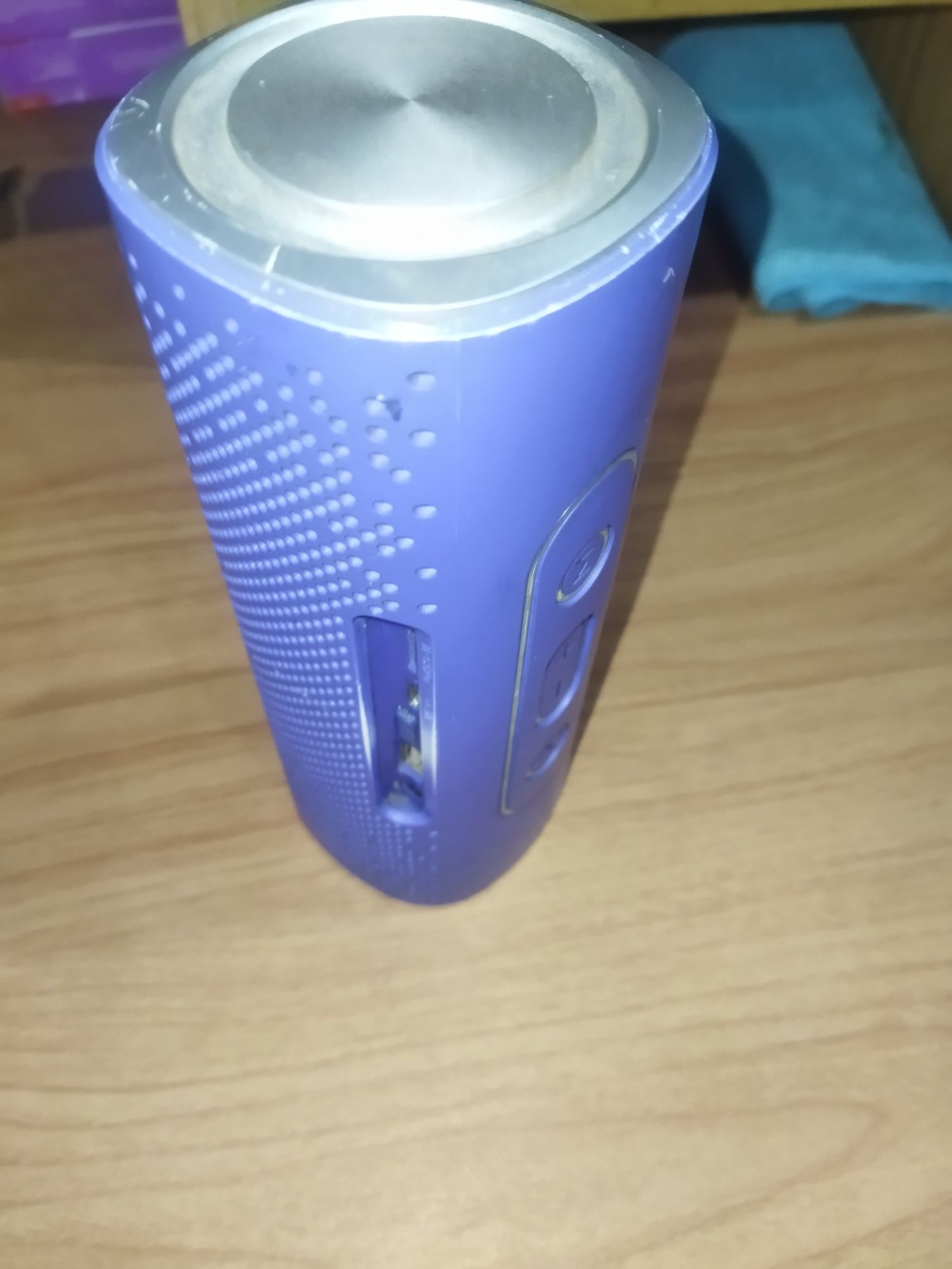 Продам блютуз колонку