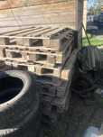 Паддоны:целлый за 1000 тг; сломанный за 500 тг