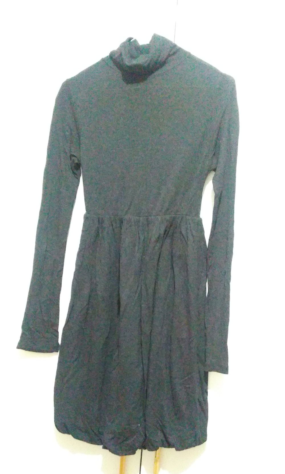 Продам женские платья