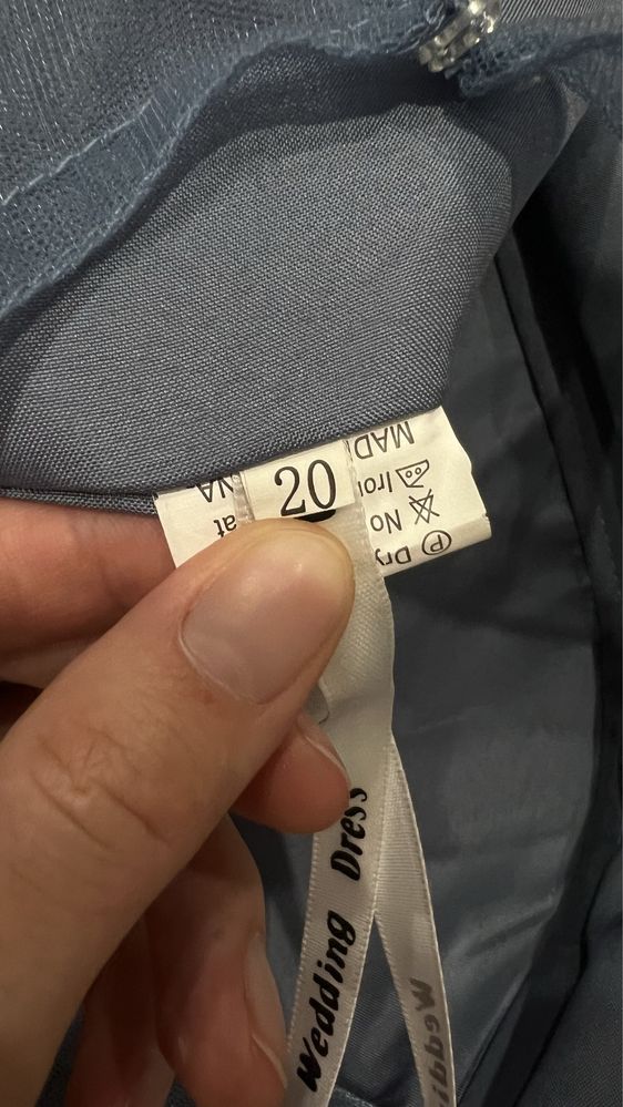 Продам праздничное нарядное платье
