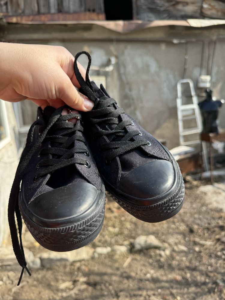 Продам кеды  Converse 39 новые