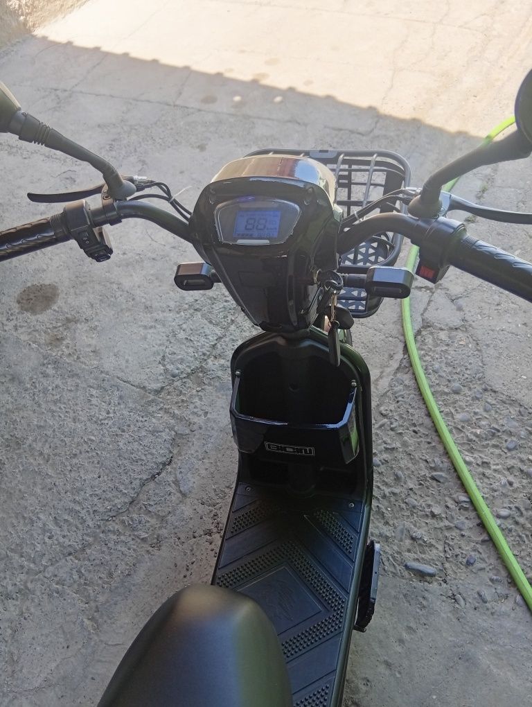 Продам ск8 мопед