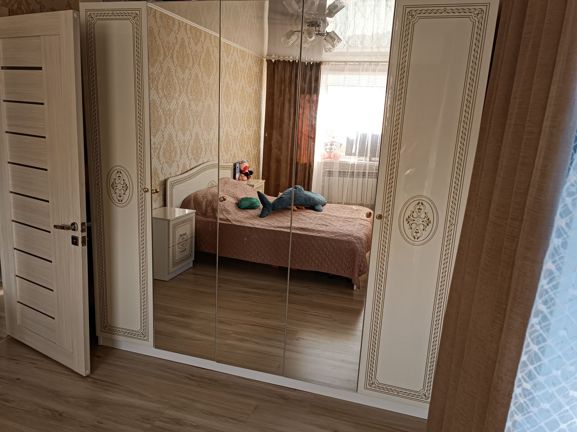 Срочно. Продам спальный гарнитур