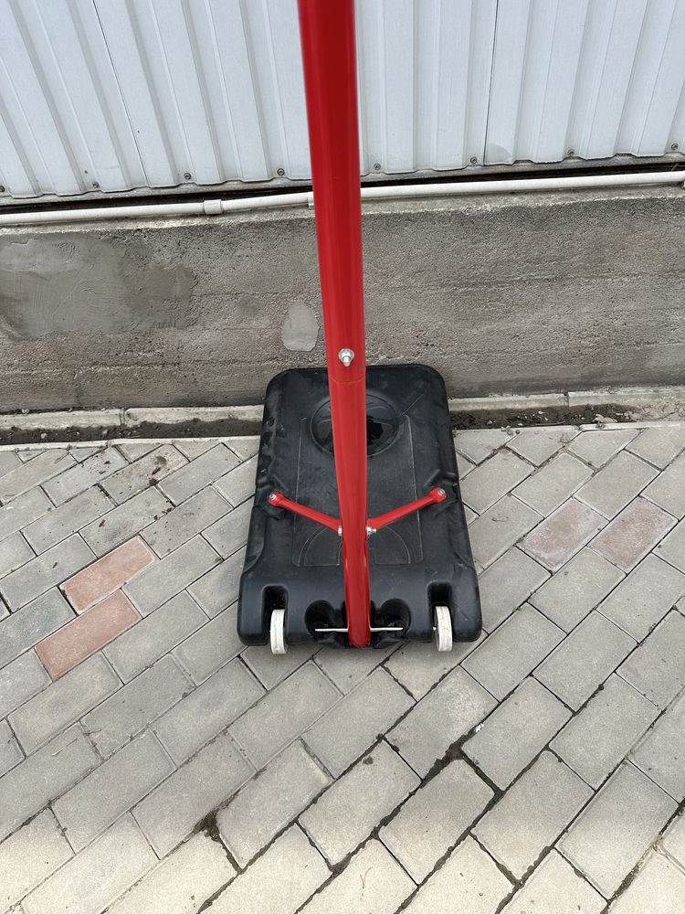Продам баскетбольную стойку.