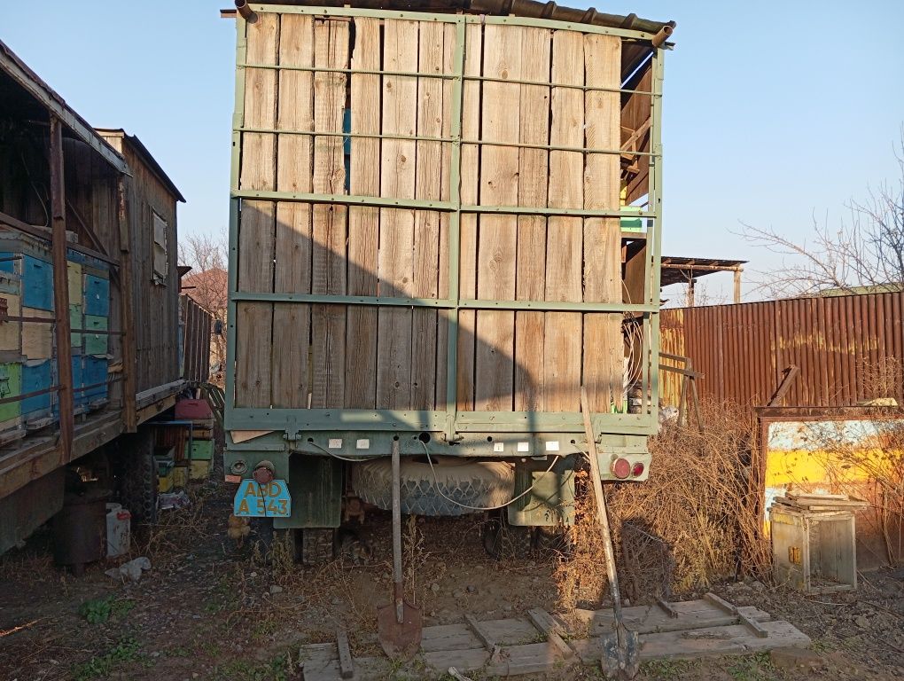 Продам прицеп камазовский