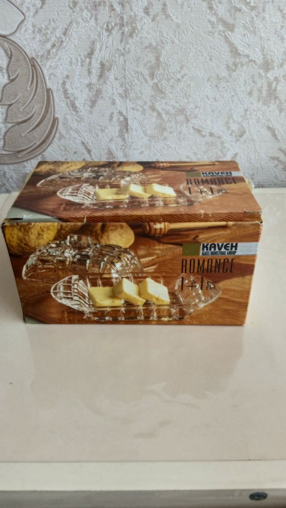 Маслёнка стеклянная. Новая