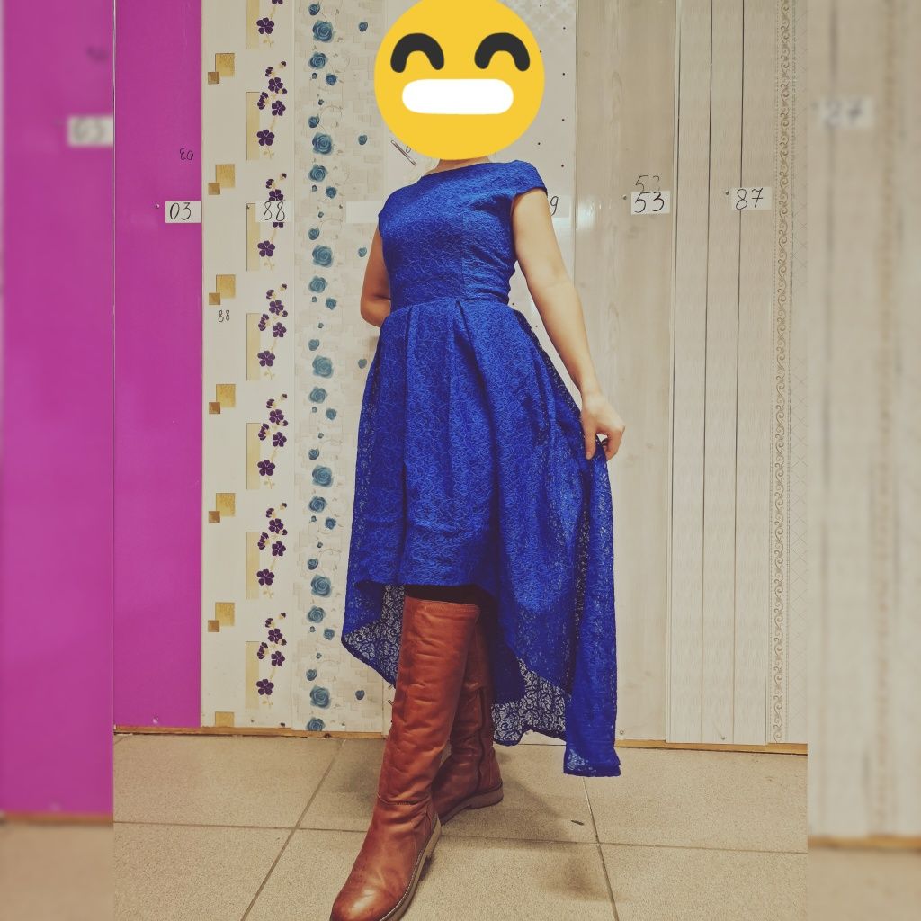 Продам 2 красивых платья по низкой цене.