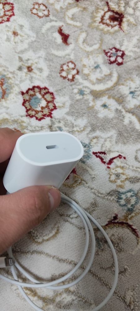 Продам зарядку на Iphone