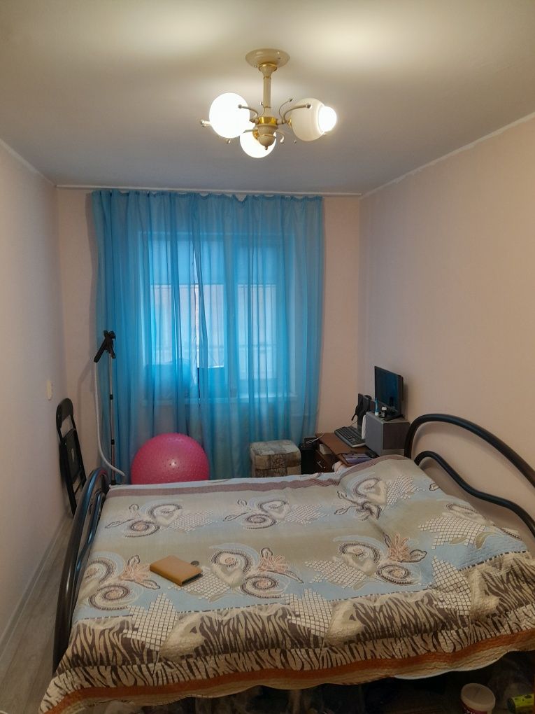Продам 2 комнатную квартиру Катаева 15
