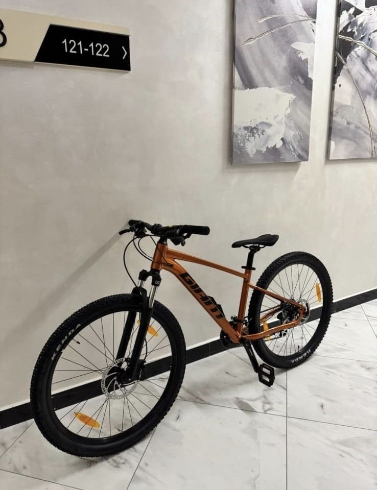 Велосипед Giant Talon 3  18.5 дюймов черный-оранжевый срочно
