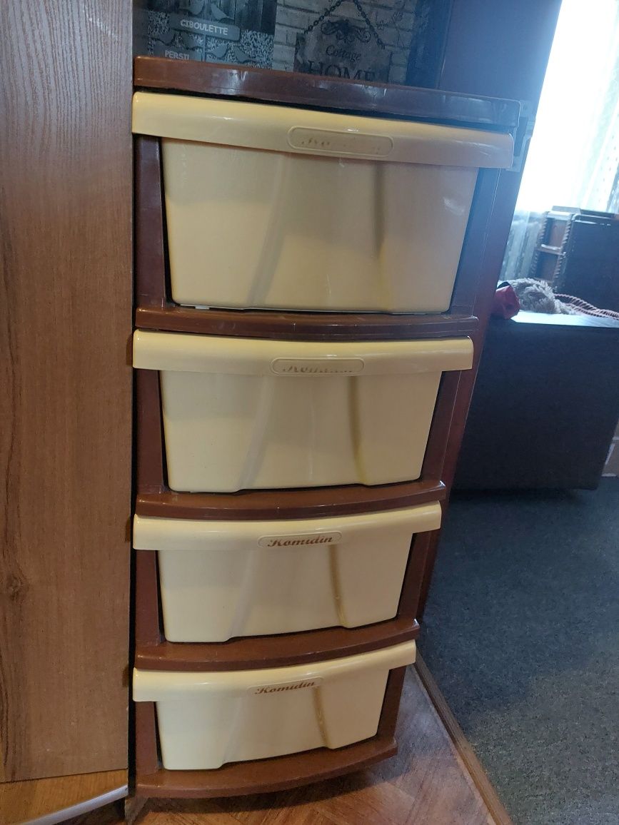 Продам комод пластиковый