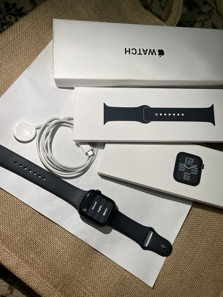 Apple Watch SE 44 мм черный(2024)