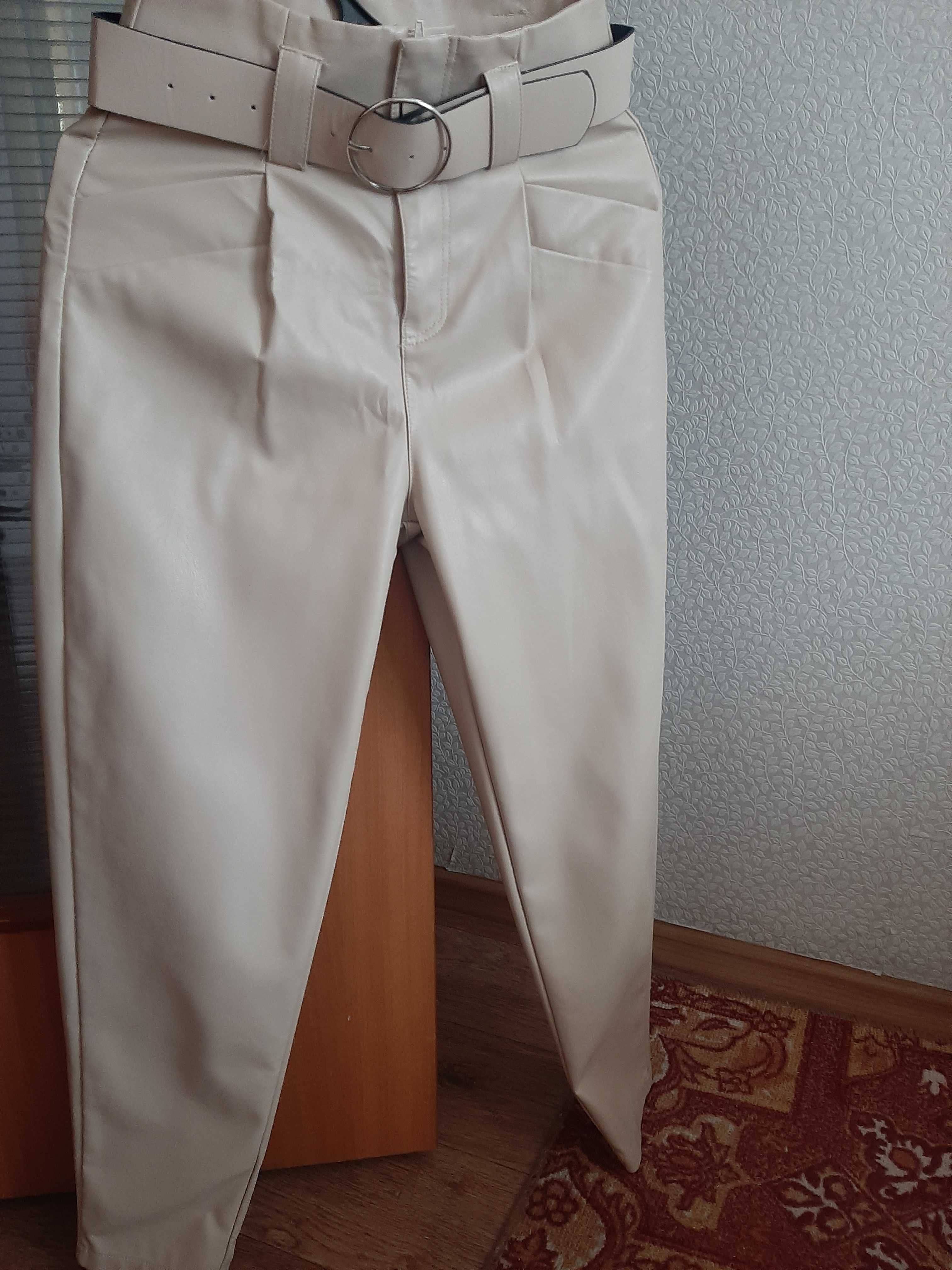 Продам вещи (платья)