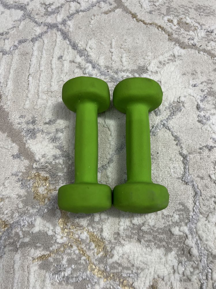 Продам гантели 1 кг