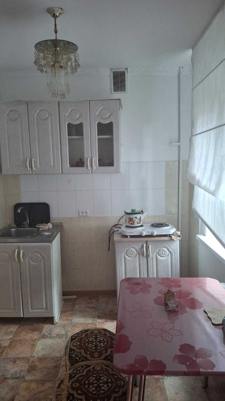 продам квартиру 3-х комнатную по Серикбаева 27. Ровесник