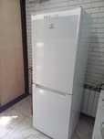 Продаётся холодильник indesit