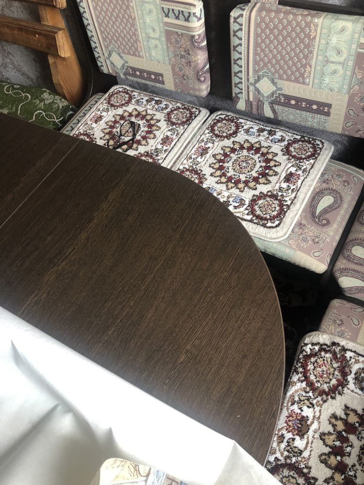 Продам кухонный угловой диван + стол