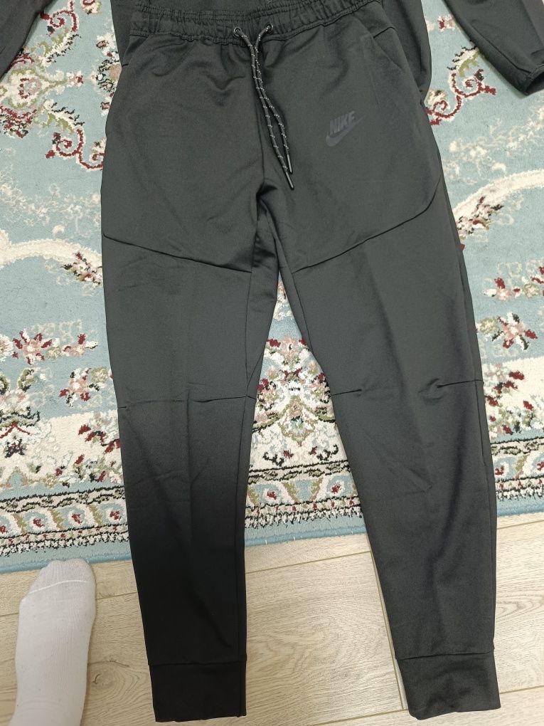 Nike tech fleece