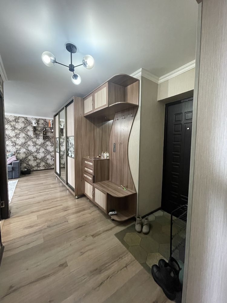 Продается 2х ком. каартира, р-н пл. Республики