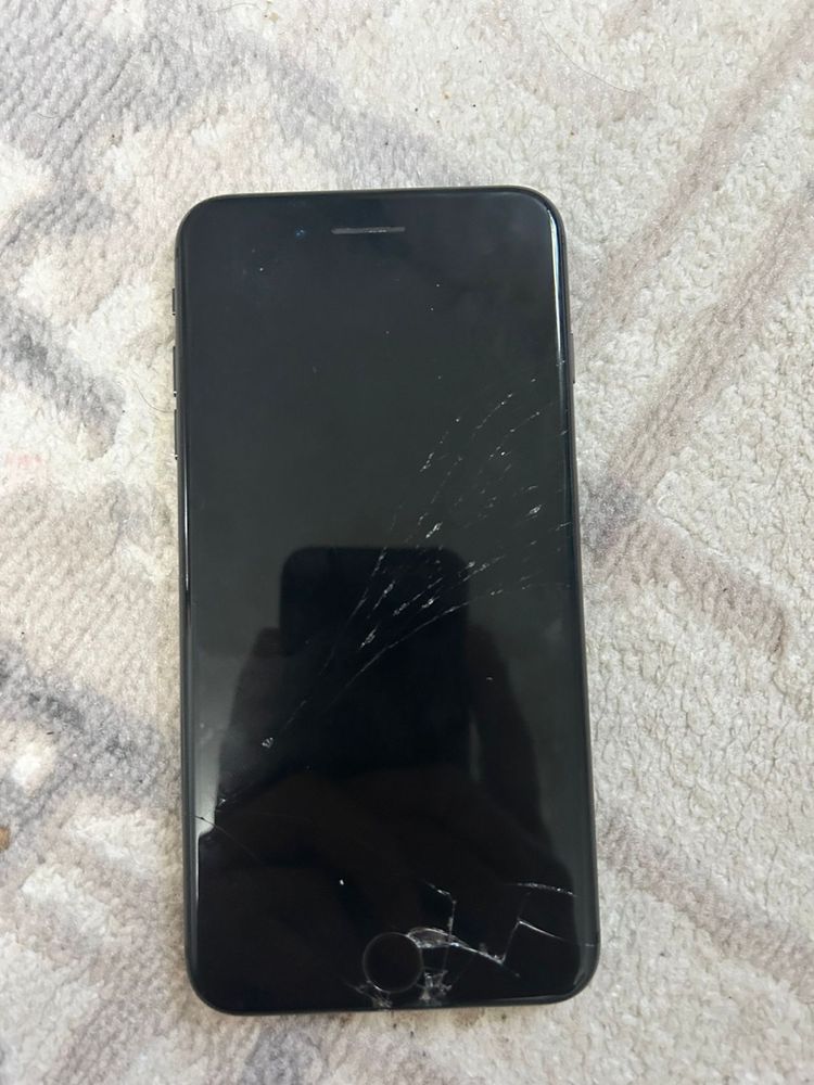 Продам айфон 8 plus