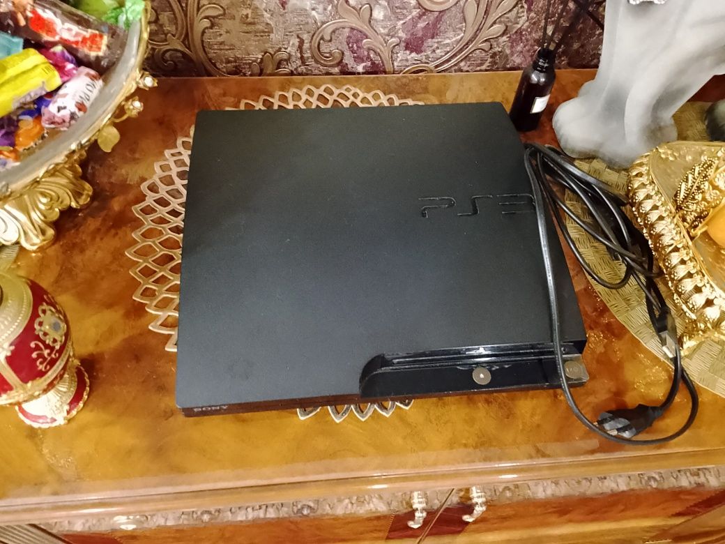 Продам Sony PlayStation 3 slim