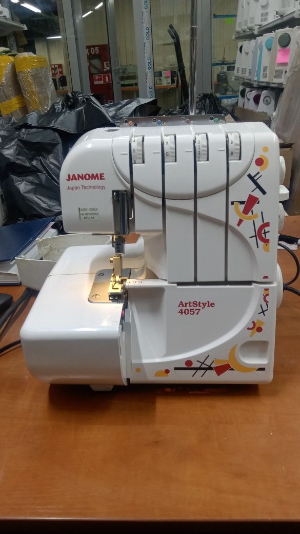 Оверлог Janome ArtStyle 4057