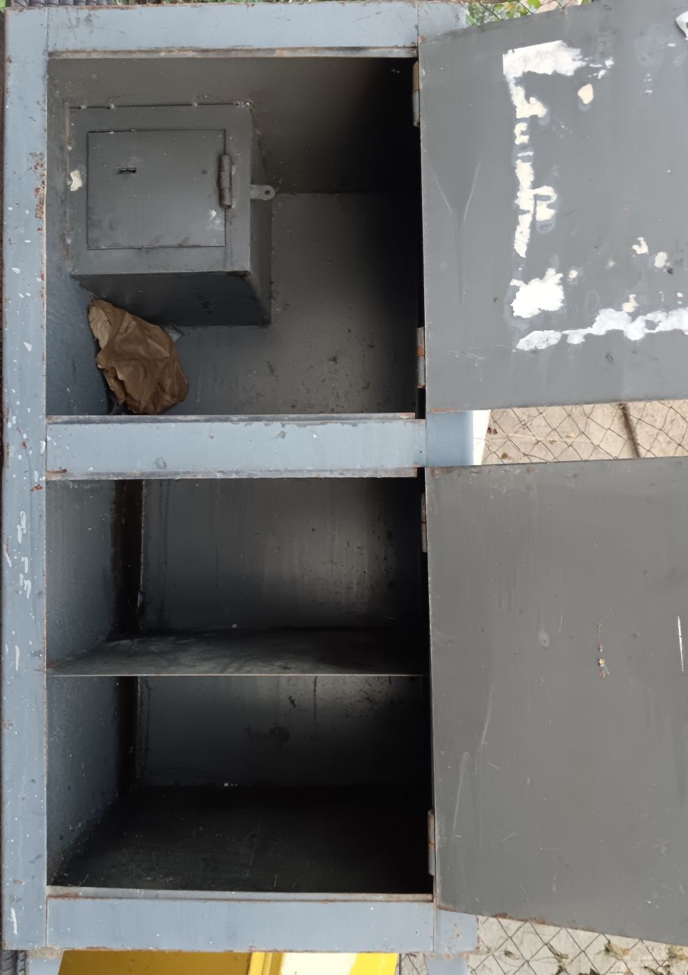 Сейф советский размером 50×50×100см за 27000тн.

Возможна доставка.
