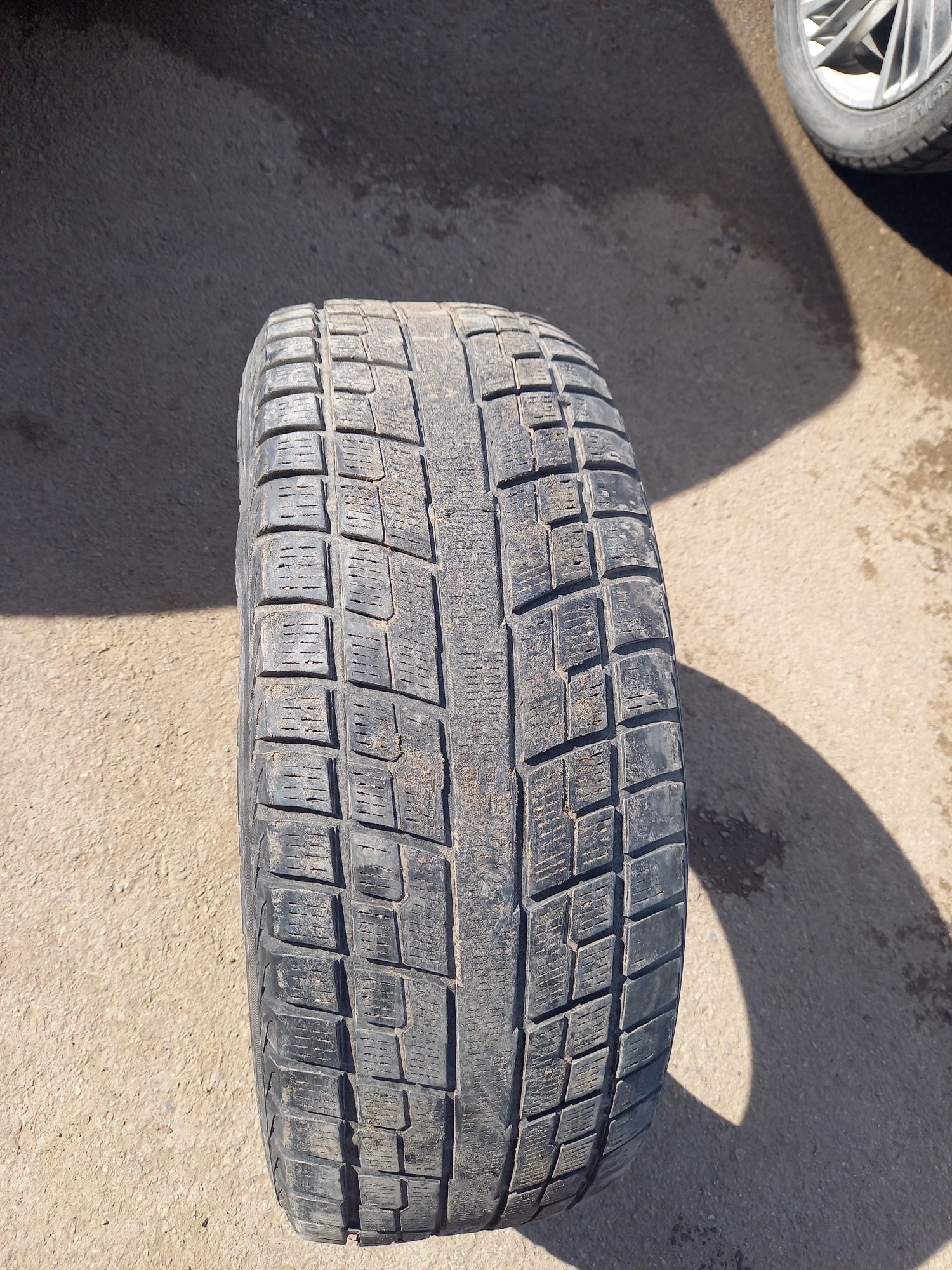 Продам шины 235 55 r19
