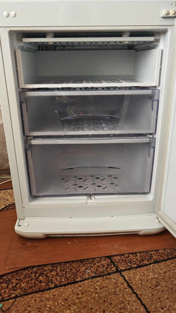 Продам холодильник в отоичном состоянии