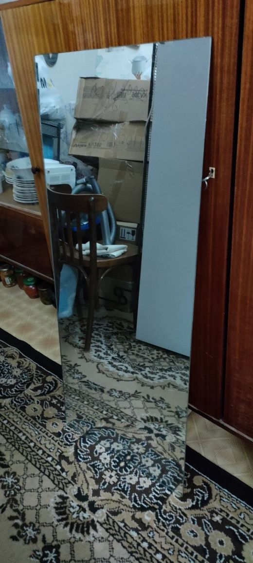 Продам зеркало целое