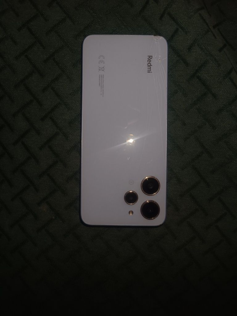 Продается телефон Redmi 12