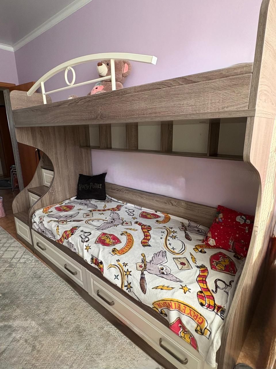 Двухъярусная кровать