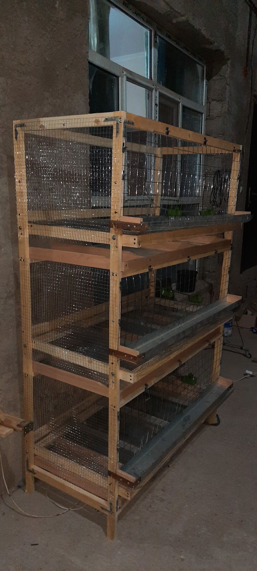 Срочно продам и изготовливаю клетки для кроликов куры и бройлеры.