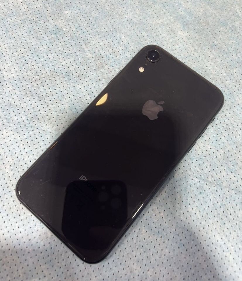 Продам iPhone XR 64гб