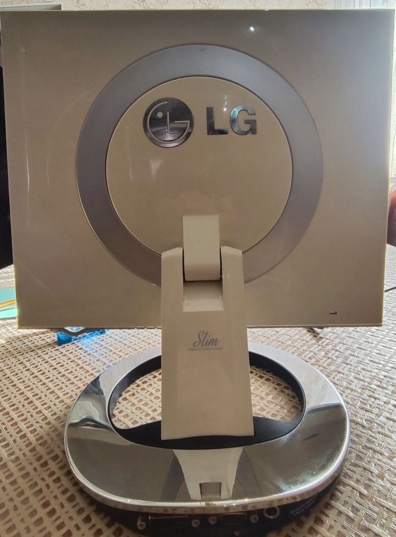 Продам монитор LG FLATRON slim