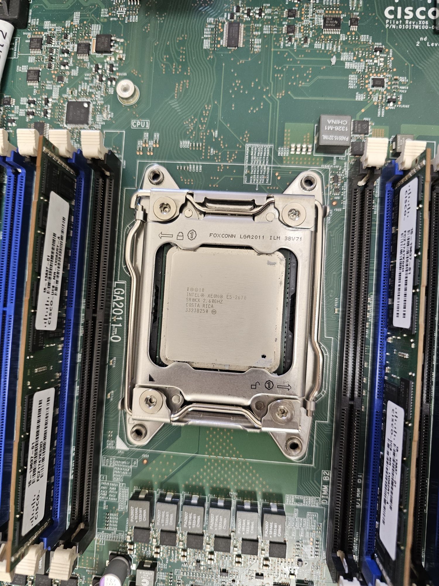 Сервер Cisco UCS C220 M3