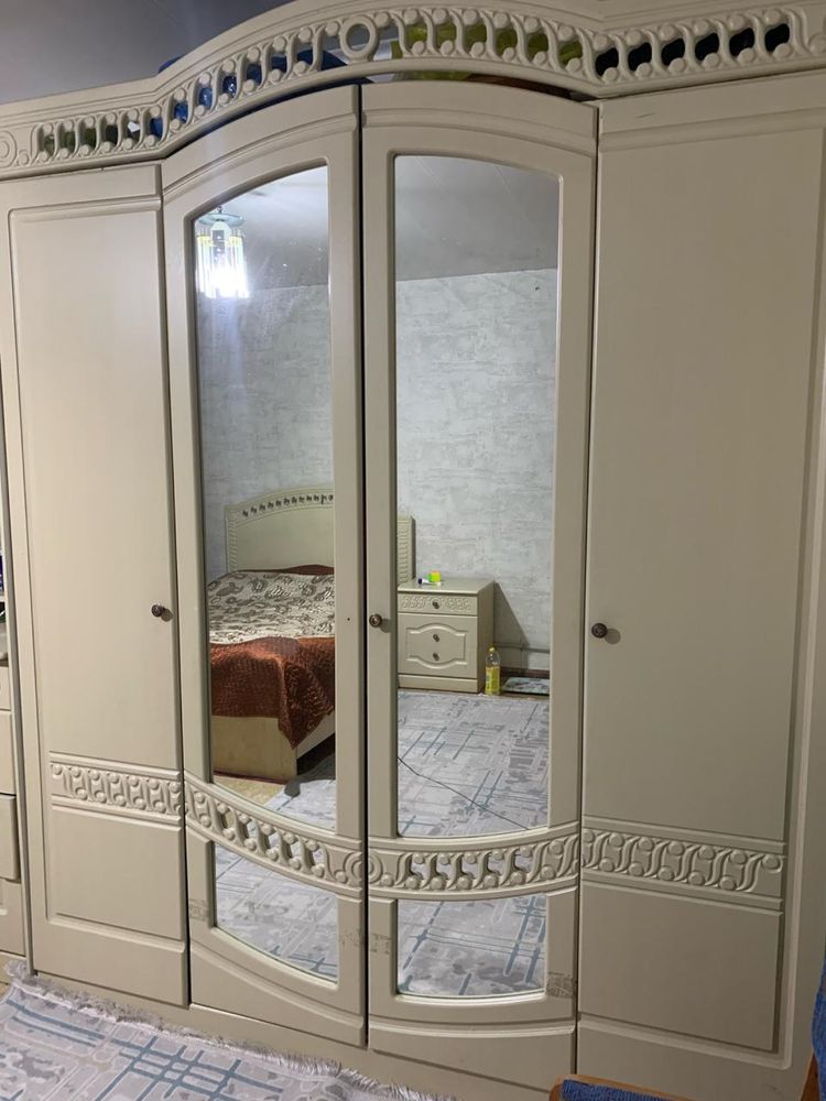 продается мебель для спальни 45.000 торг