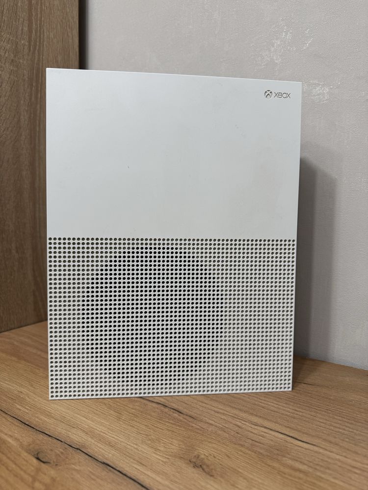 Xbox one S с 2 джойстиками