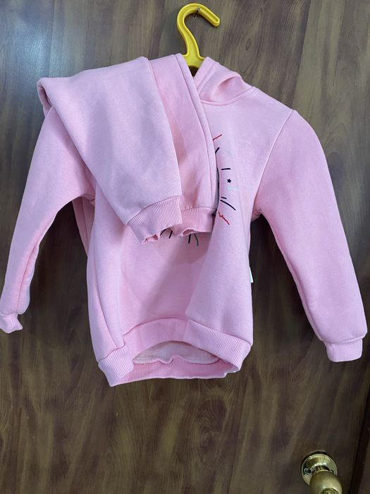 Весенняя  спортивка  девечковые новая продам срочно