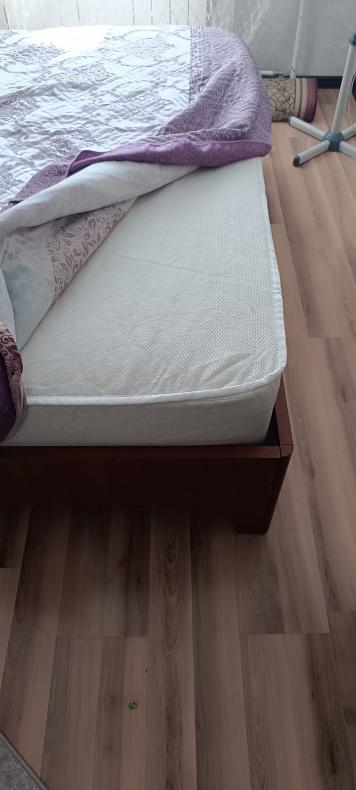 Продам 2 спальную кровать