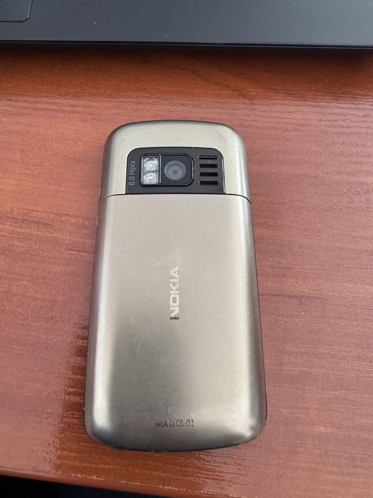 Сотовый телефон Nokia C6-01