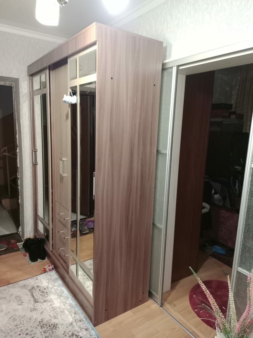 Шкаф 80 тыс в отличном состояний